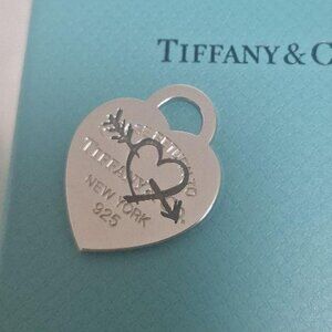 Return to Tiffany & Co. Sterling Silver Love Arrow Heart Tag Charm Pendant